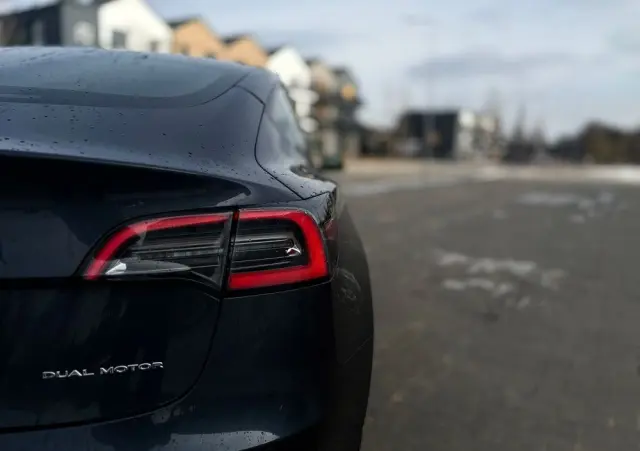 TESLA Model 3 Premium Langstreckenbatterie AWD Dual Motor