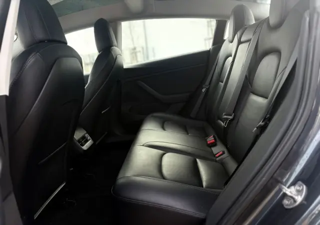 TESLA Model 3 Premium Langstreckenbatterie AWD Dual Motor