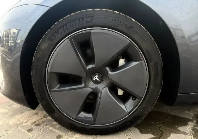 TESLA Model 3 Premium Langstreckenbatterie AWD Dual Motor