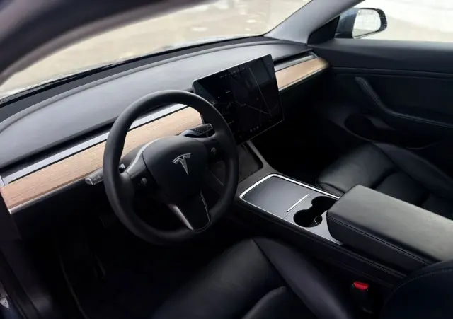 TESLA Model 3 Premium Langstreckenbatterie AWD Dual Motor