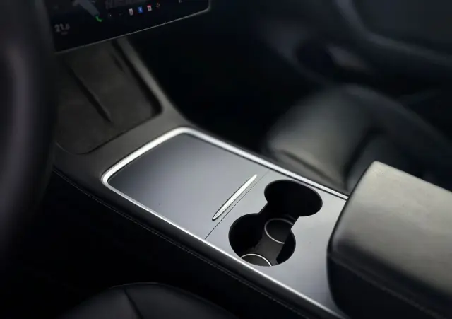 TESLA Model 3 Premium Langstreckenbatterie AWD Dual Motor