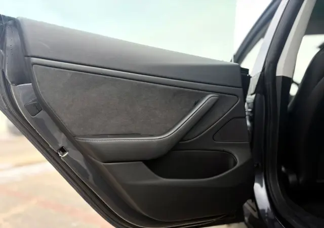 TESLA Model 3 Premium Langstreckenbatterie AWD Dual Motor