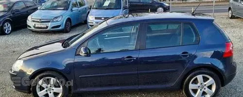 VOLKSWAGEN Golf 
