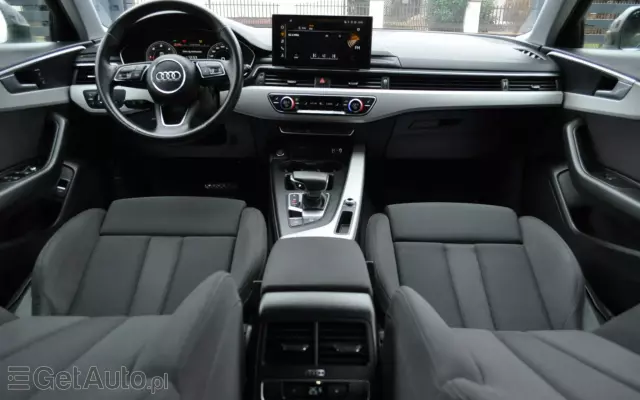 AUDI A4 40 TDI Advanced S tronic