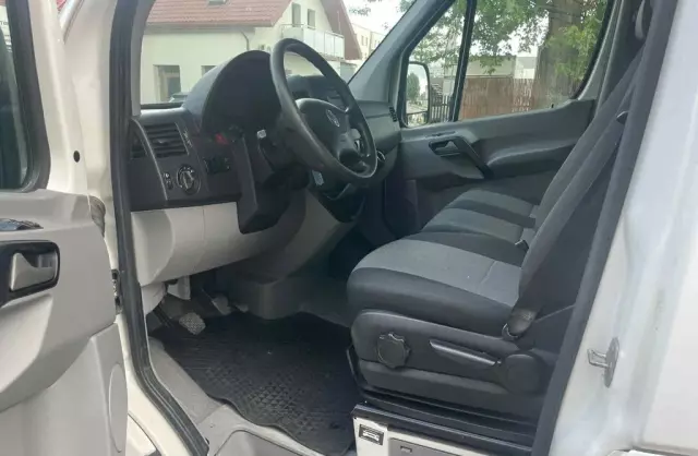VOLKSWAGEN Crafter 