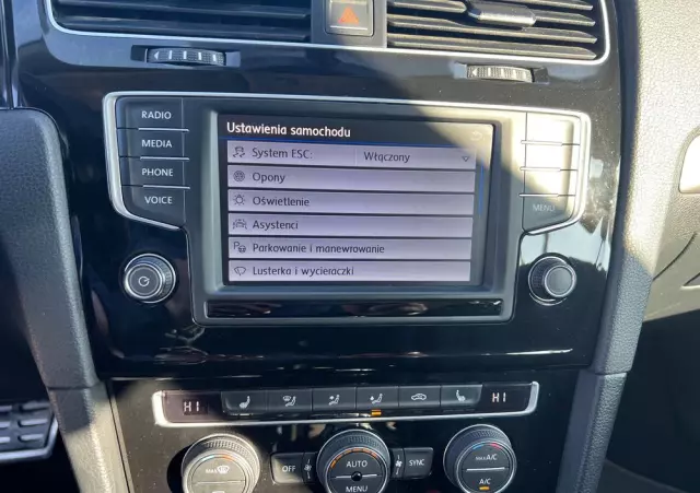 VOLKSWAGEN Golf VII 1.4 TSI BMT Highline DSG