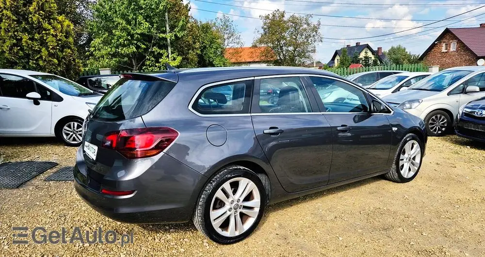 OPEL Astra IV 1.4 T Cosmo