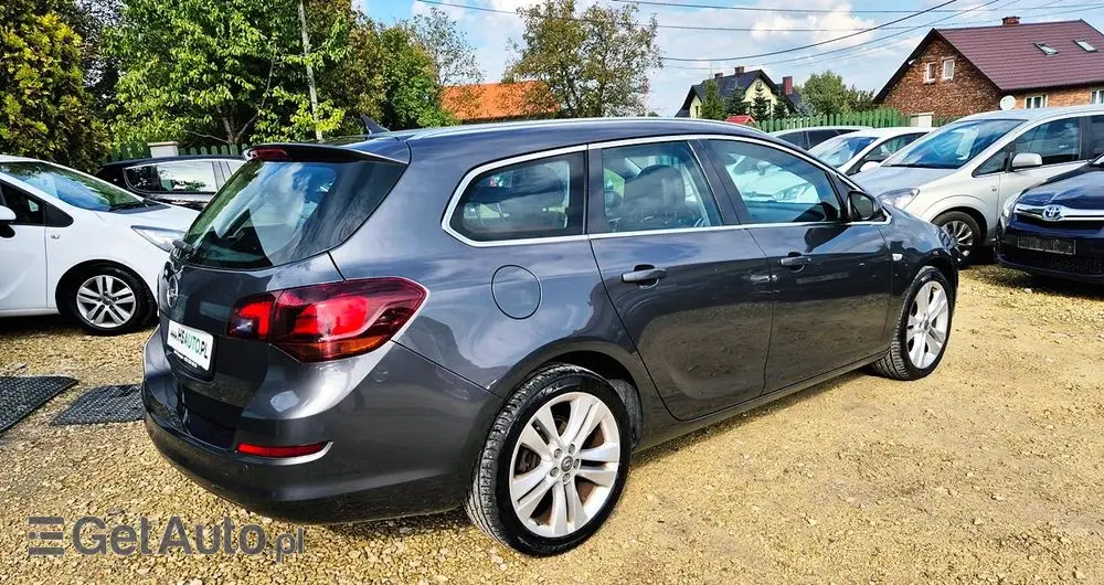 OPEL Astra IV 1.4 T Cosmo