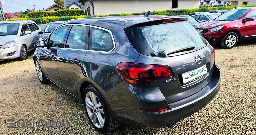 OPEL Astra IV 1.4 T Cosmo