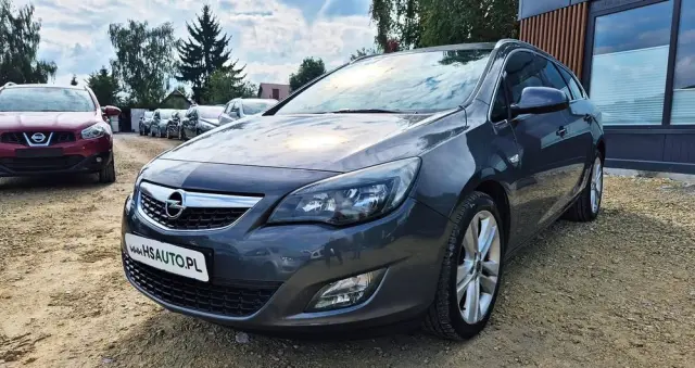 OPEL Astra IV 1.4 T Cosmo