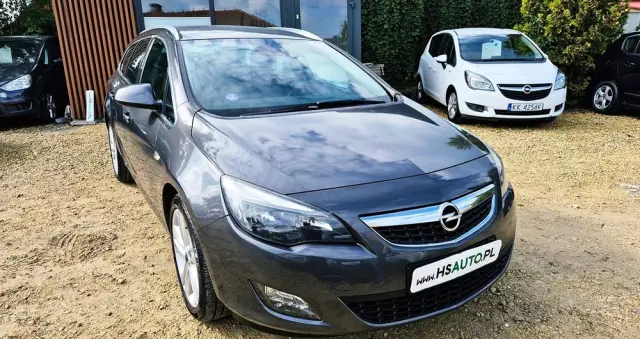 OPEL Astra IV 1.4 T Cosmo