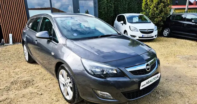 OPEL Astra IV 1.4 T Cosmo