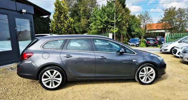 OPEL Astra IV 1.4 T Cosmo