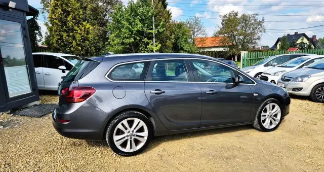 OPEL Astra IV 1.4 T Cosmo