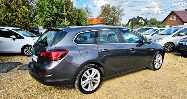 OPEL Astra IV 1.4 T Cosmo