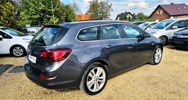 OPEL Astra IV 1.4 T Cosmo