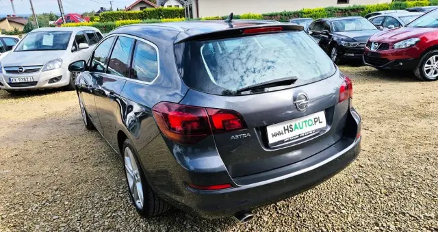 OPEL Astra IV 1.4 T Cosmo