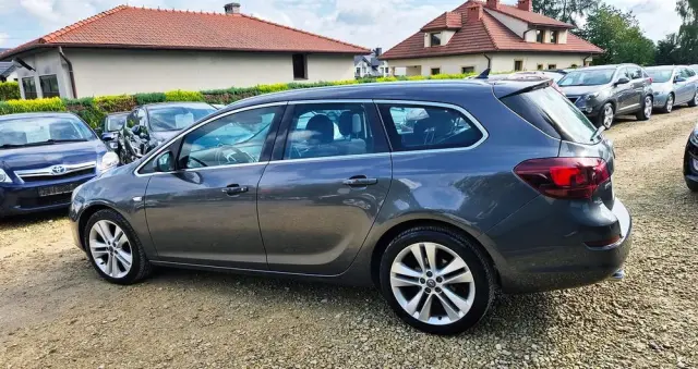 OPEL Astra IV 1.4 T Cosmo