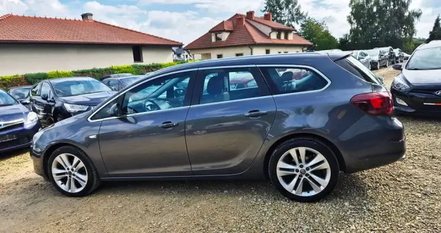 OPEL Astra IV 1.4 T Cosmo