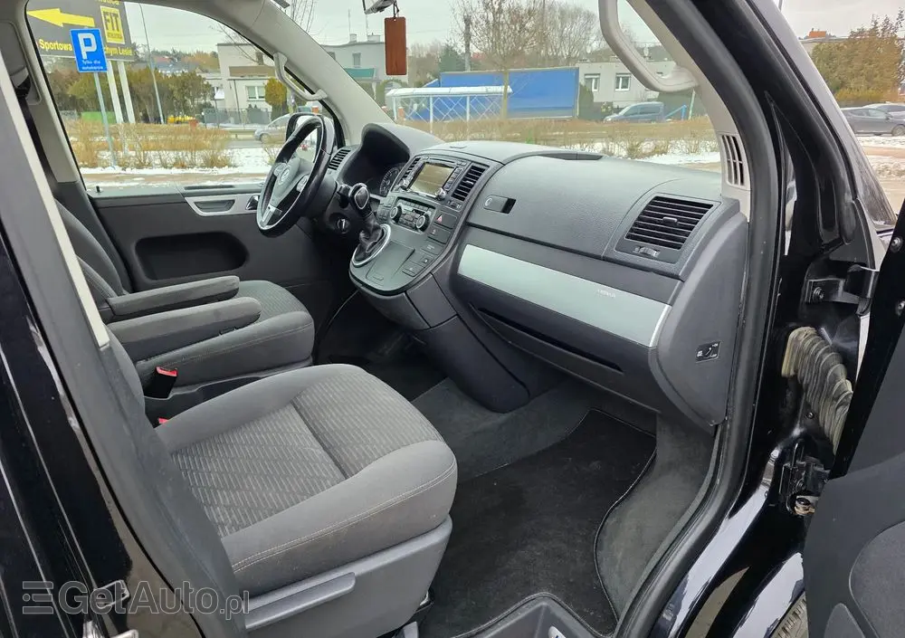 VOLKSWAGEN Multivan 