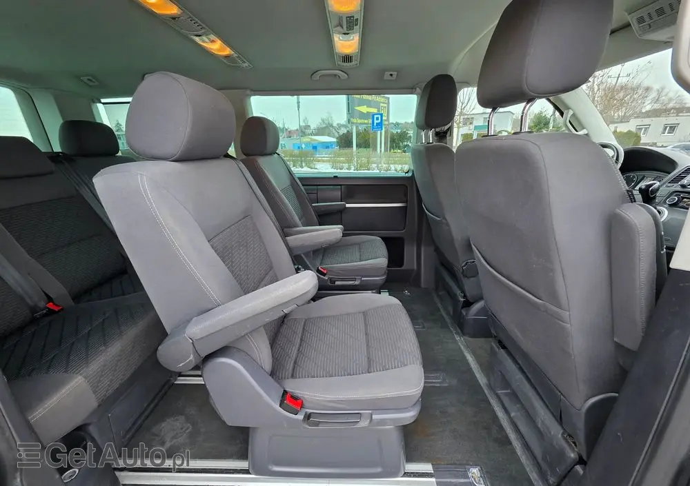 VOLKSWAGEN Multivan 