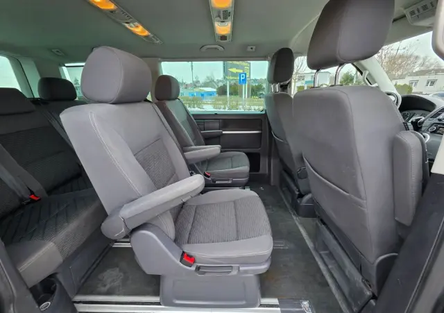 VOLKSWAGEN Multivan 