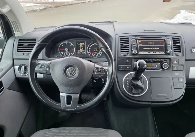 VOLKSWAGEN Multivan 