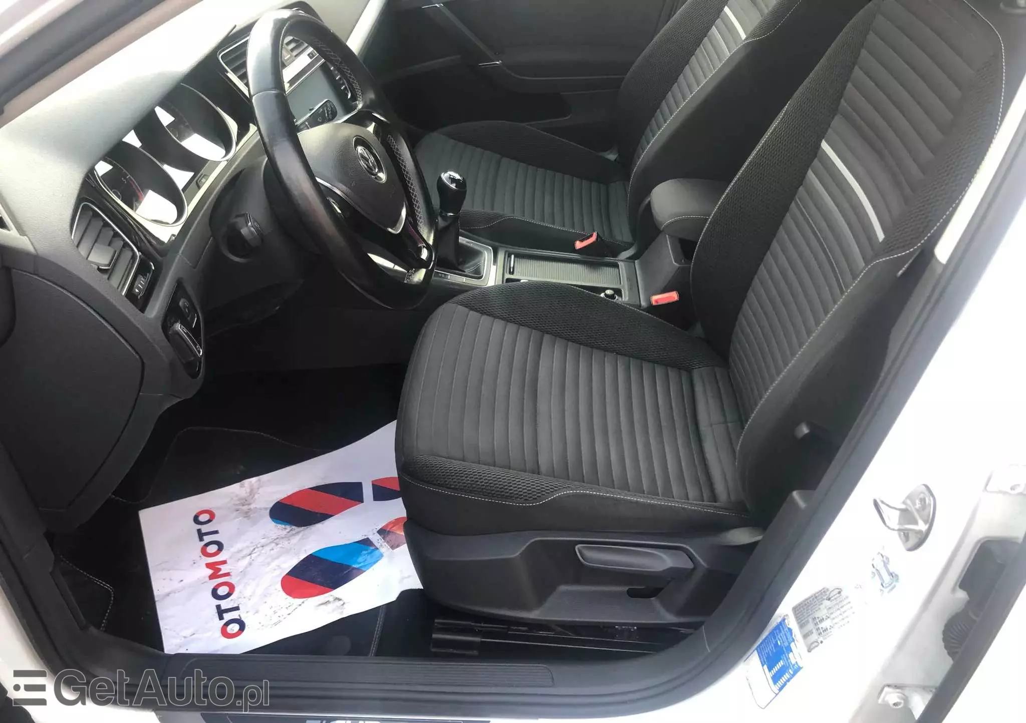 VOLKSWAGEN Golf 2.0 TDI BlueMotion Technology Cup