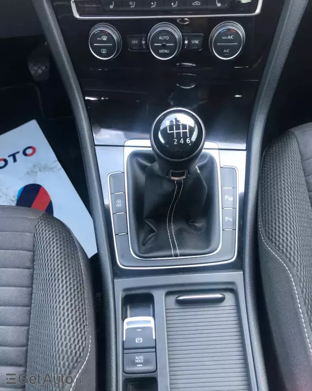 VOLKSWAGEN Golf 2.0 TDI BlueMotion Technology Cup