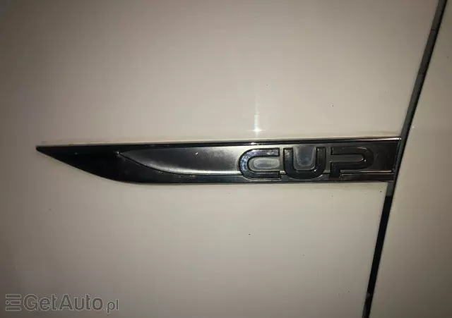 VOLKSWAGEN Golf 2.0 TDI BlueMotion Technology Cup