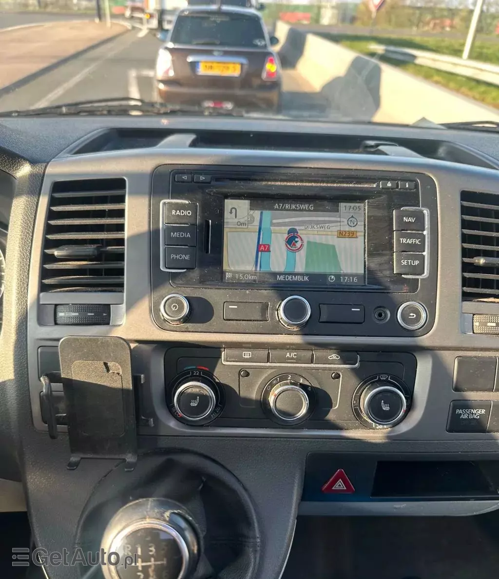 VOLKSWAGEN TRANSPORTER 