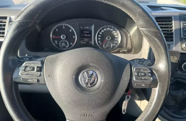 VOLKSWAGEN TRANSPORTER 