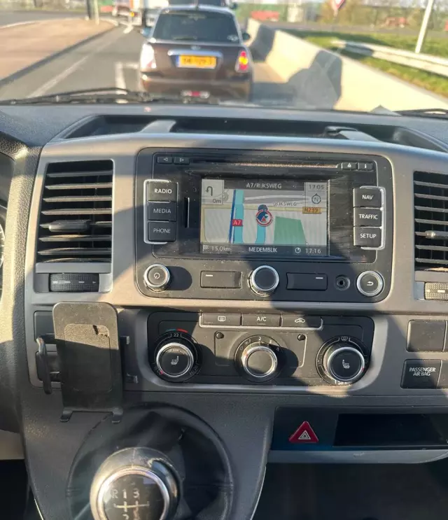 VOLKSWAGEN TRANSPORTER 