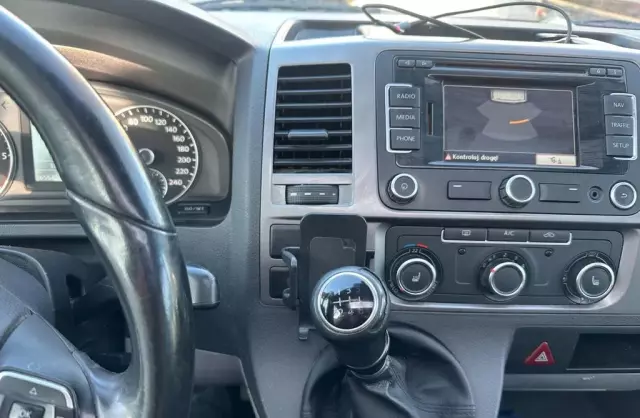 VOLKSWAGEN TRANSPORTER 