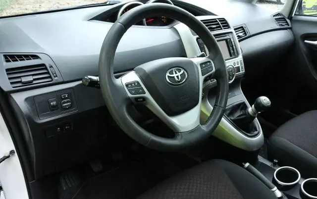 TOYOTA Verso 1.6 Sol