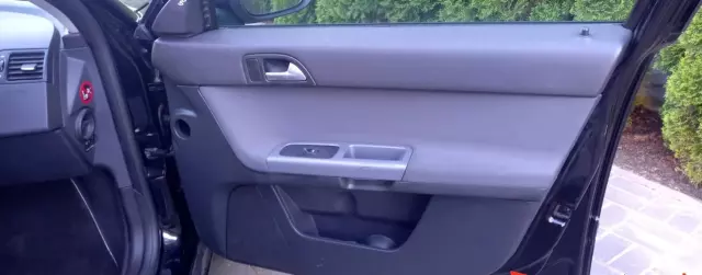 VOLVO V50 1.6 D DRIVe (109 KM)