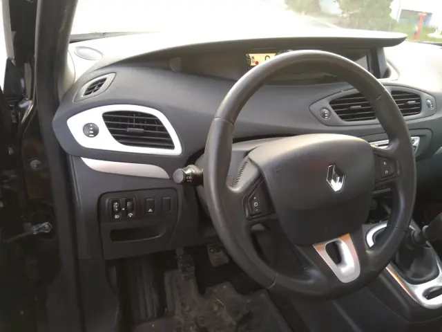RENAULT Scenic Tomtom SL 110