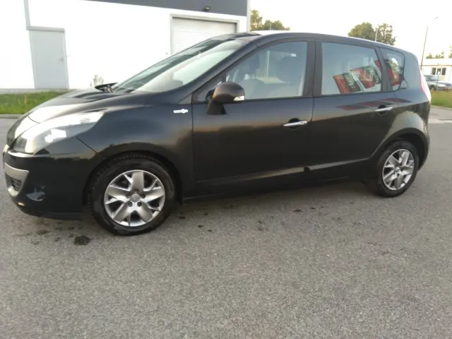 RENAULT Scenic Tomtom SL 110