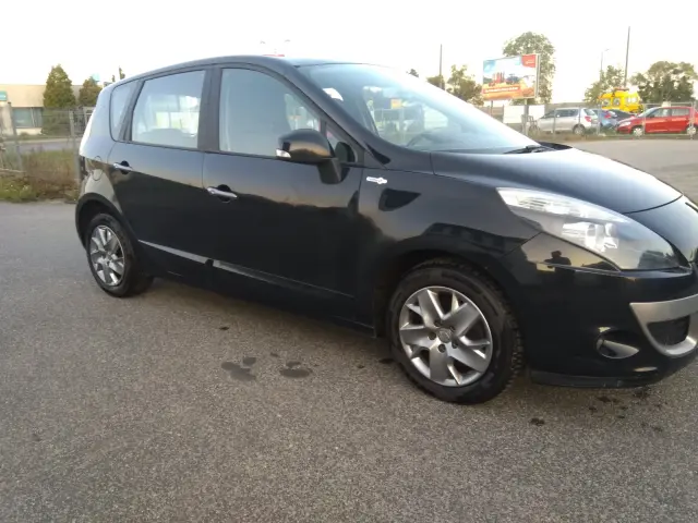 RENAULT Scenic Tomtom SL 110