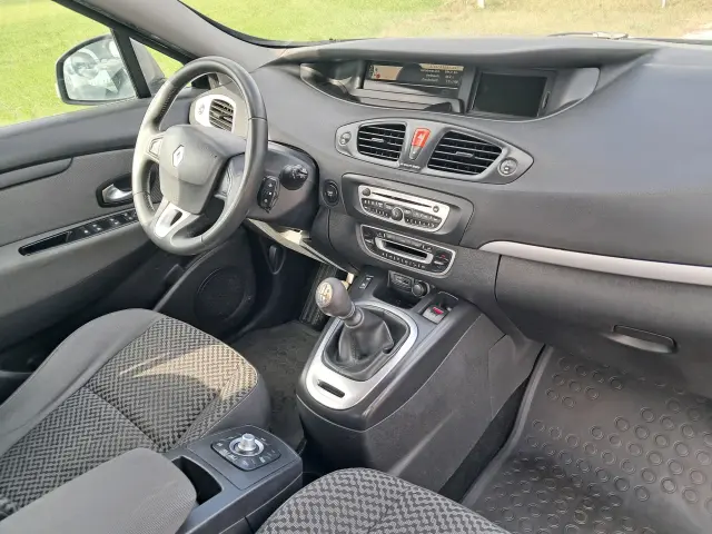 RENAULT Scenic Tomtom SL 110