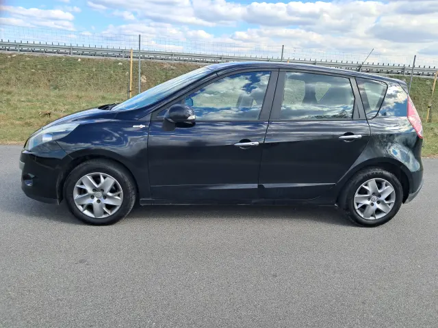 RENAULT Scenic Tomtom SL 110