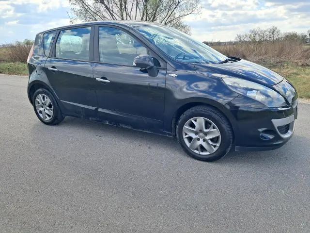 RENAULT Scenic Tomtom SL 110