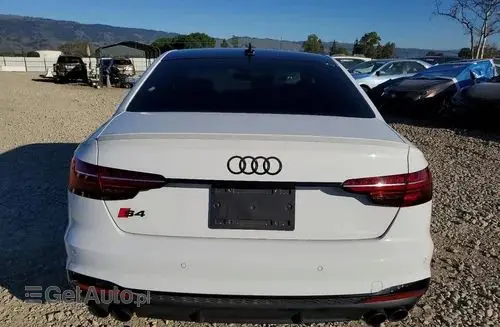 AUDI S4 