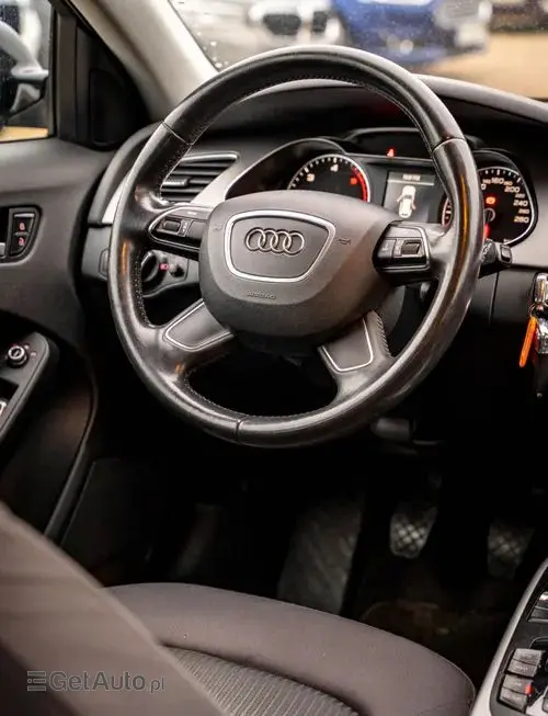 AUDI A4 