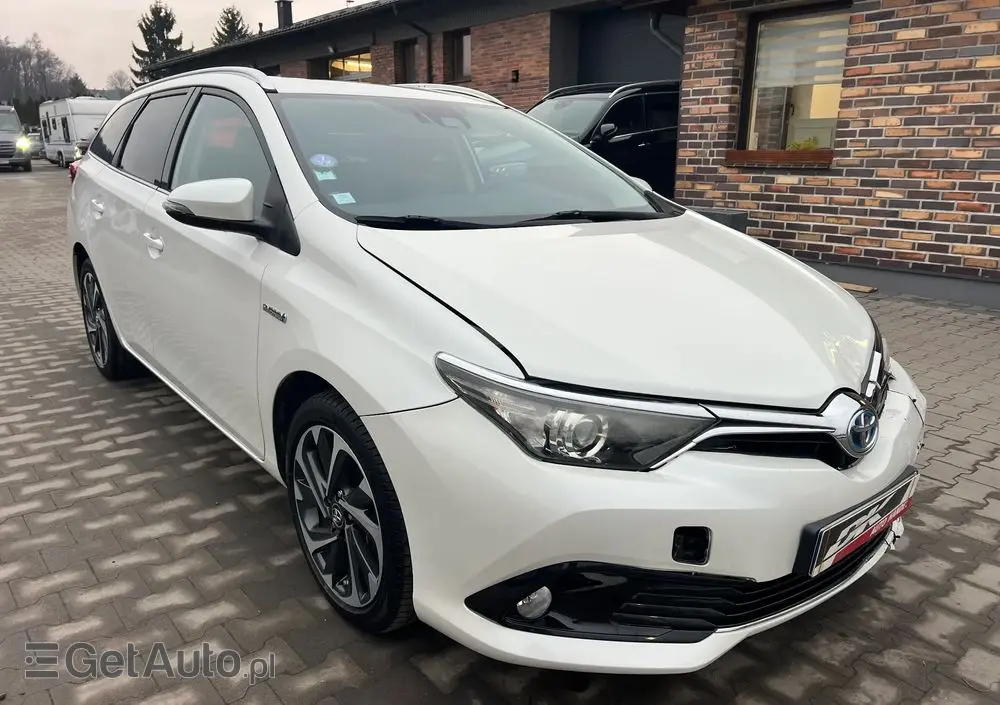 TOYOTA Auris 