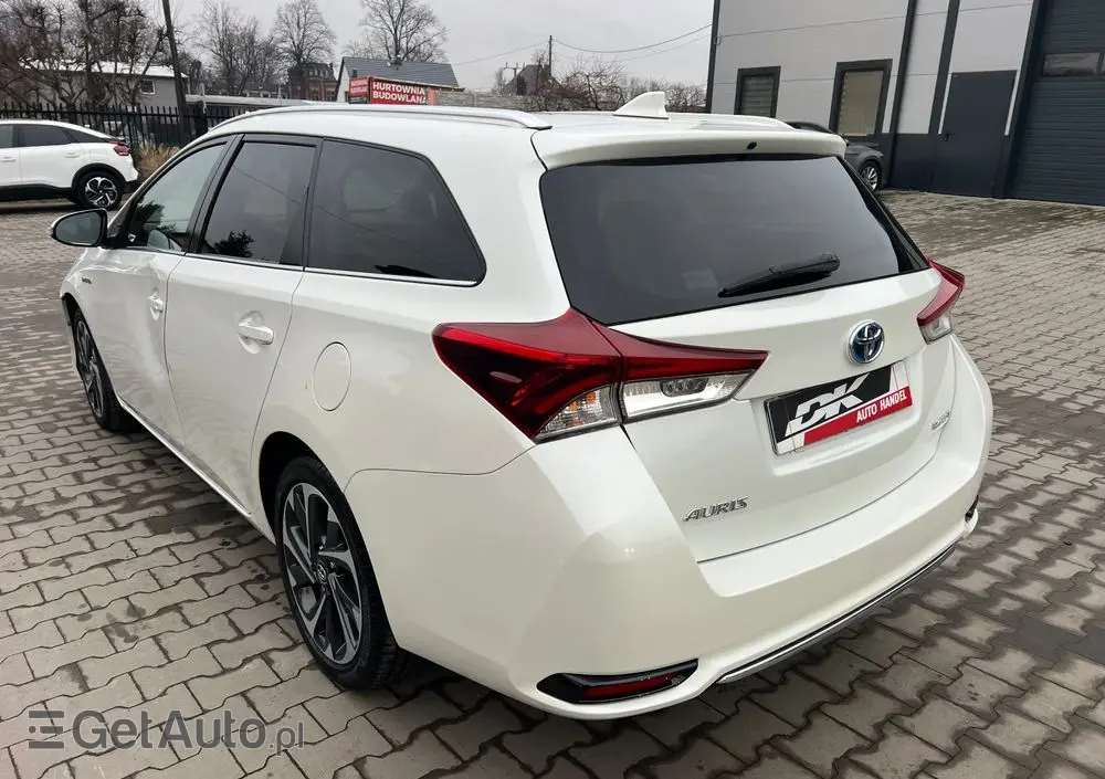 TOYOTA Auris 