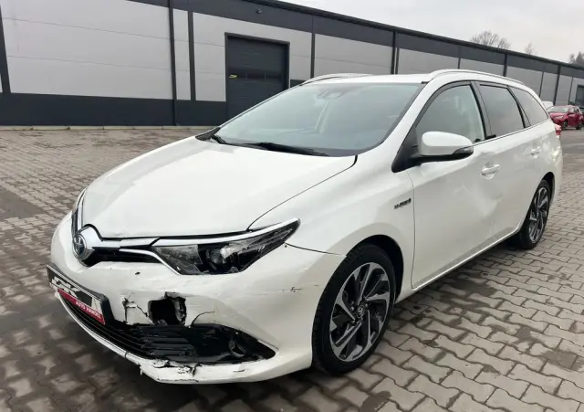 TOYOTA Auris 