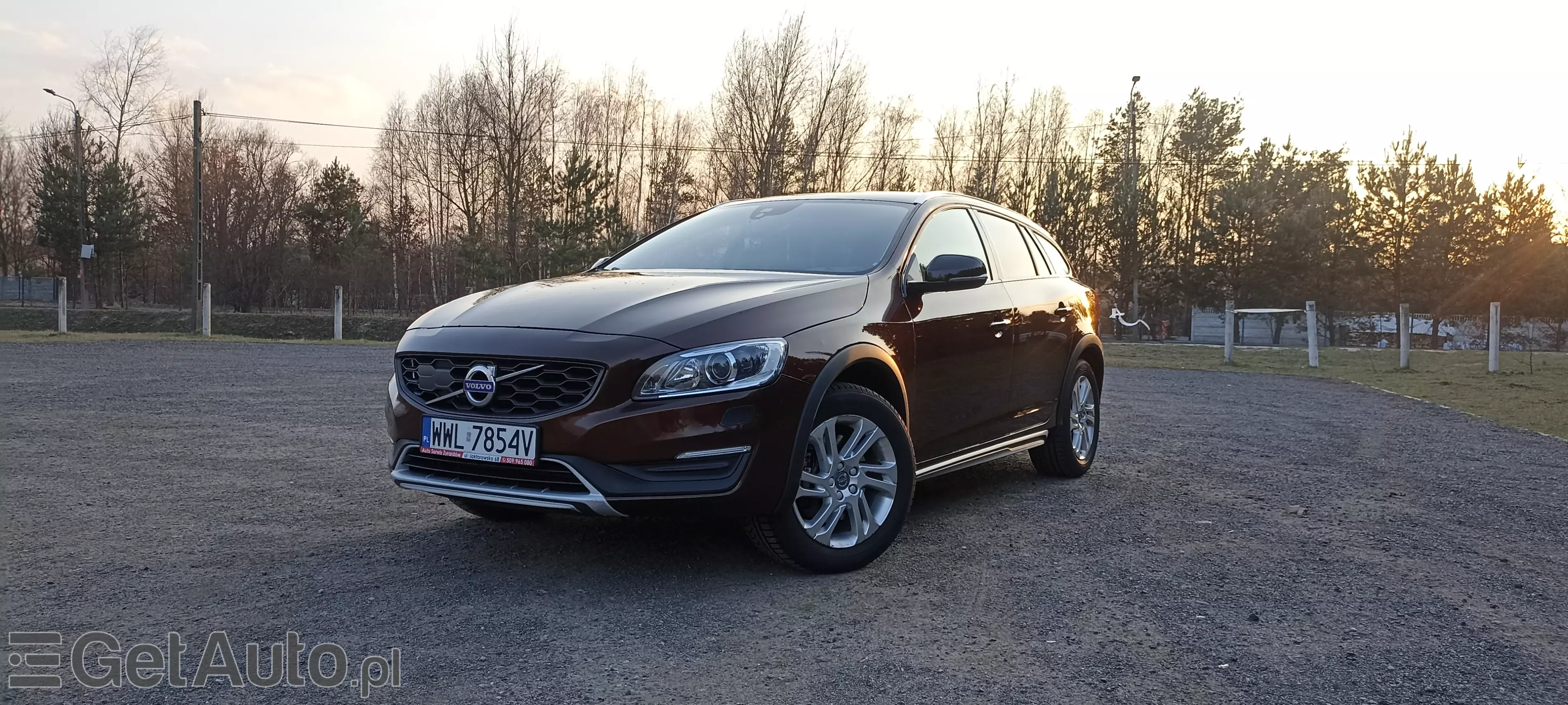 VOLVO V60 Cross Country Momentum
