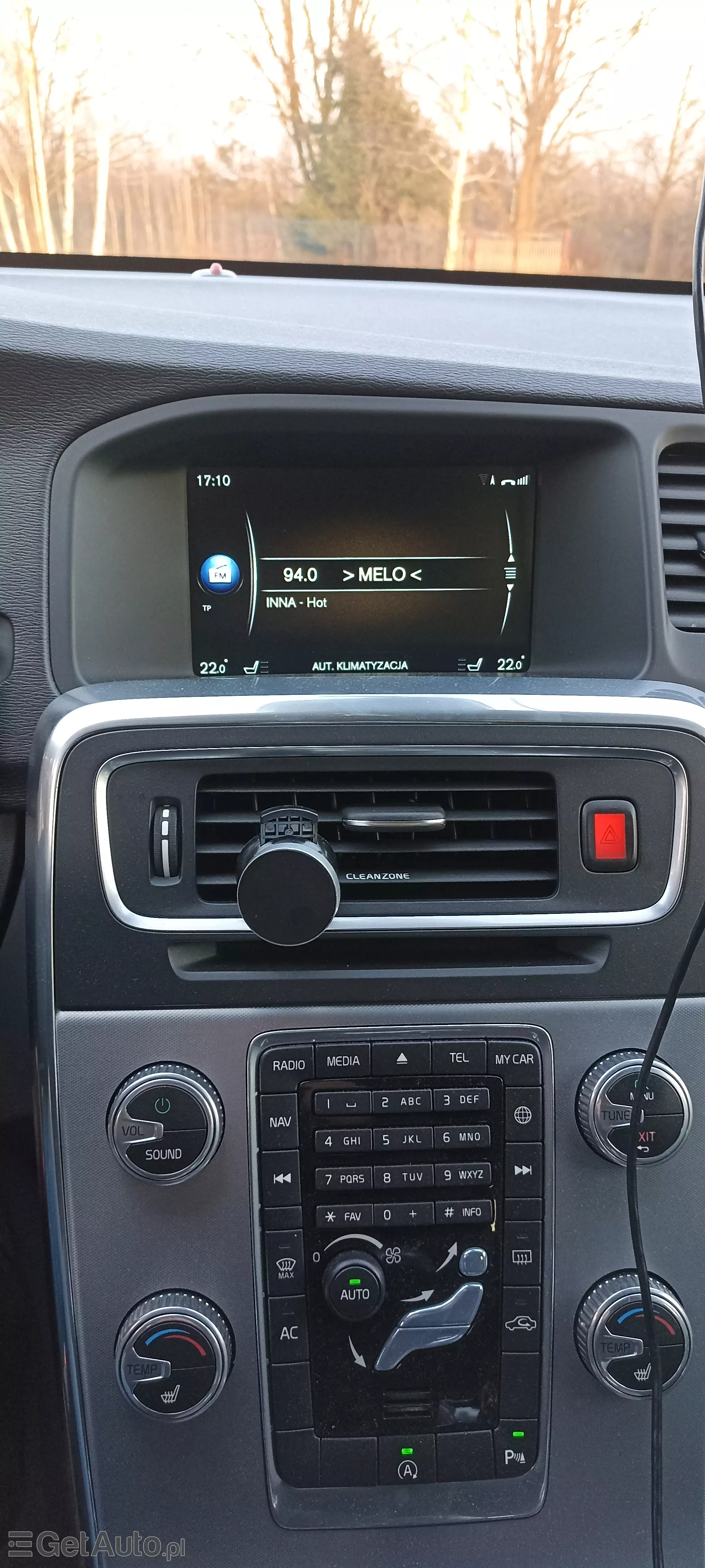 VOLVO V60 Cross Country Momentum