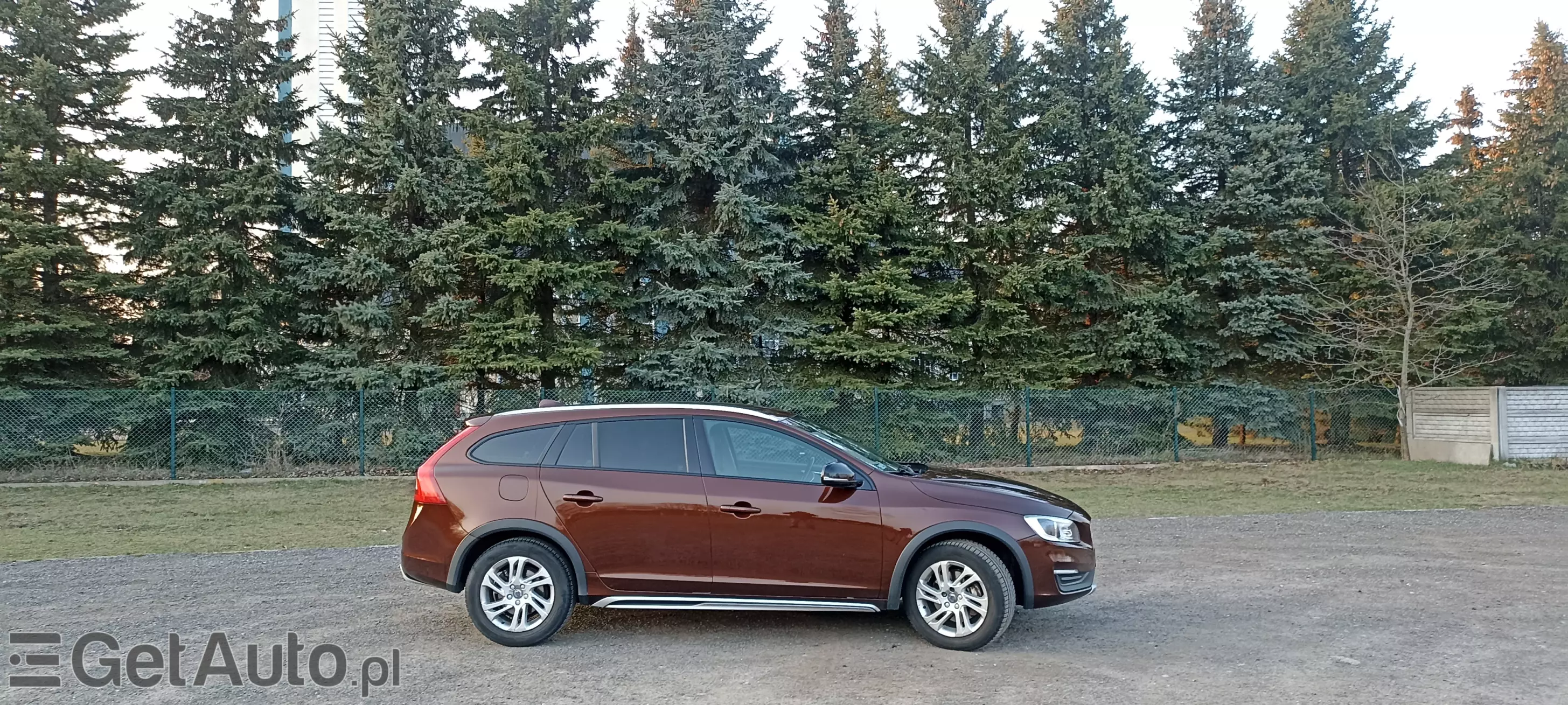 VOLVO V60 Cross Country Momentum
